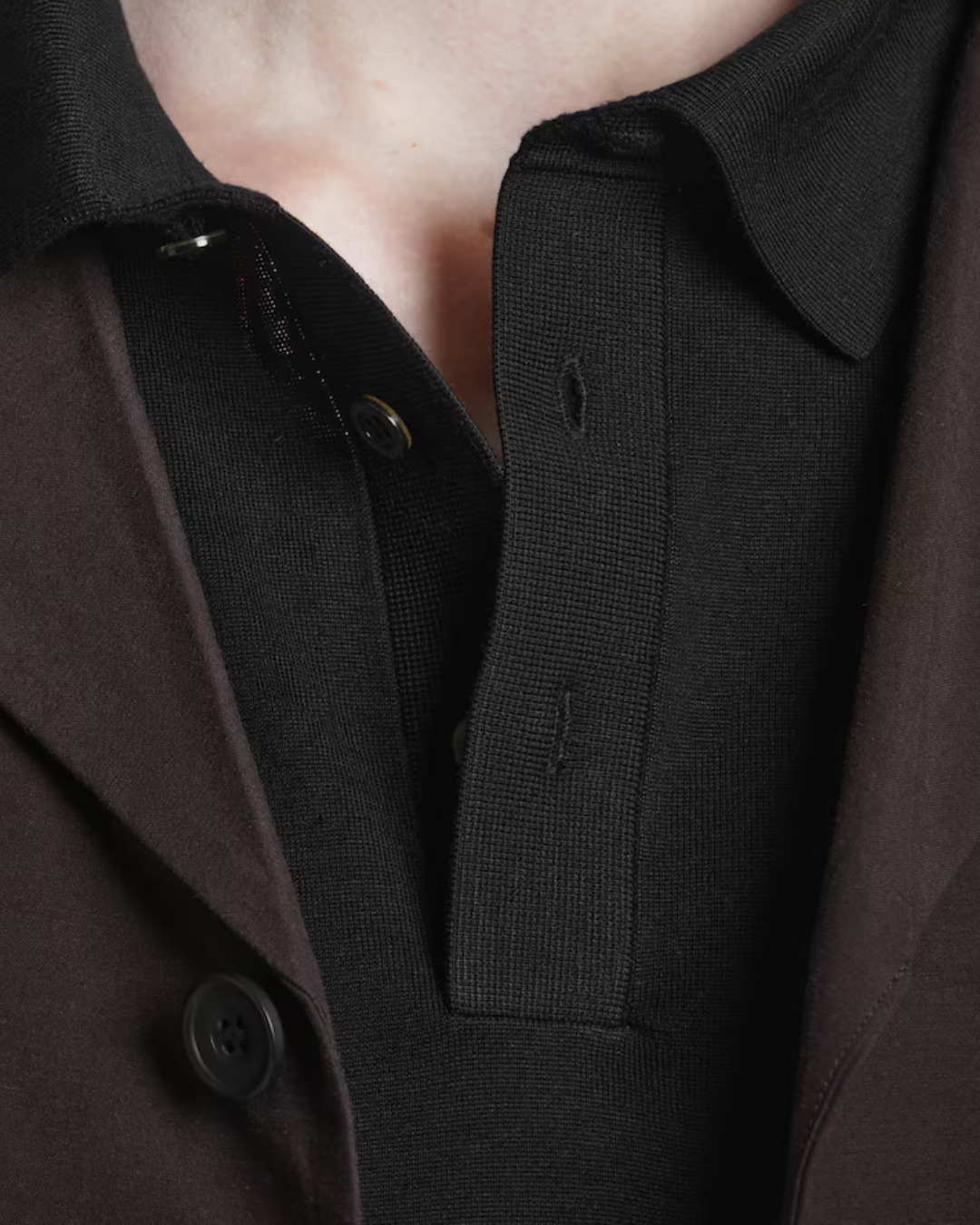 Luxuriöses Strick-Poloshirt in Schwarz