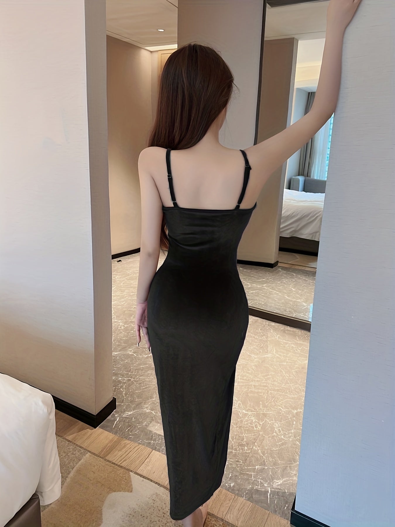 Satin evening dress with leg slit – figure-hugging cocktail dress with spaghetti straps & cowl neckline