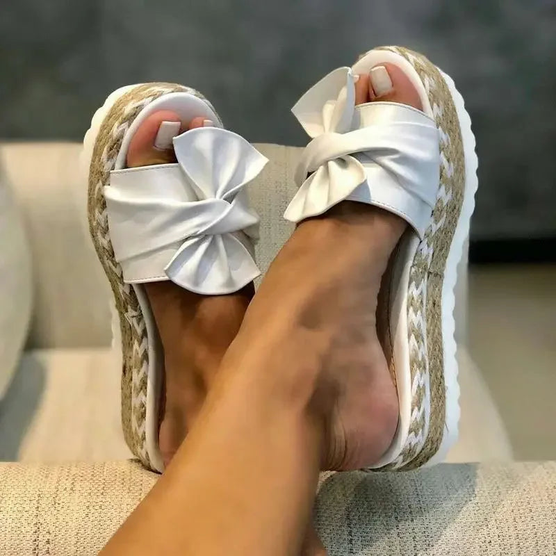 Moderne Damen-Sandalen 2025 – Stilvolle Plateauschuhe mit Schleife