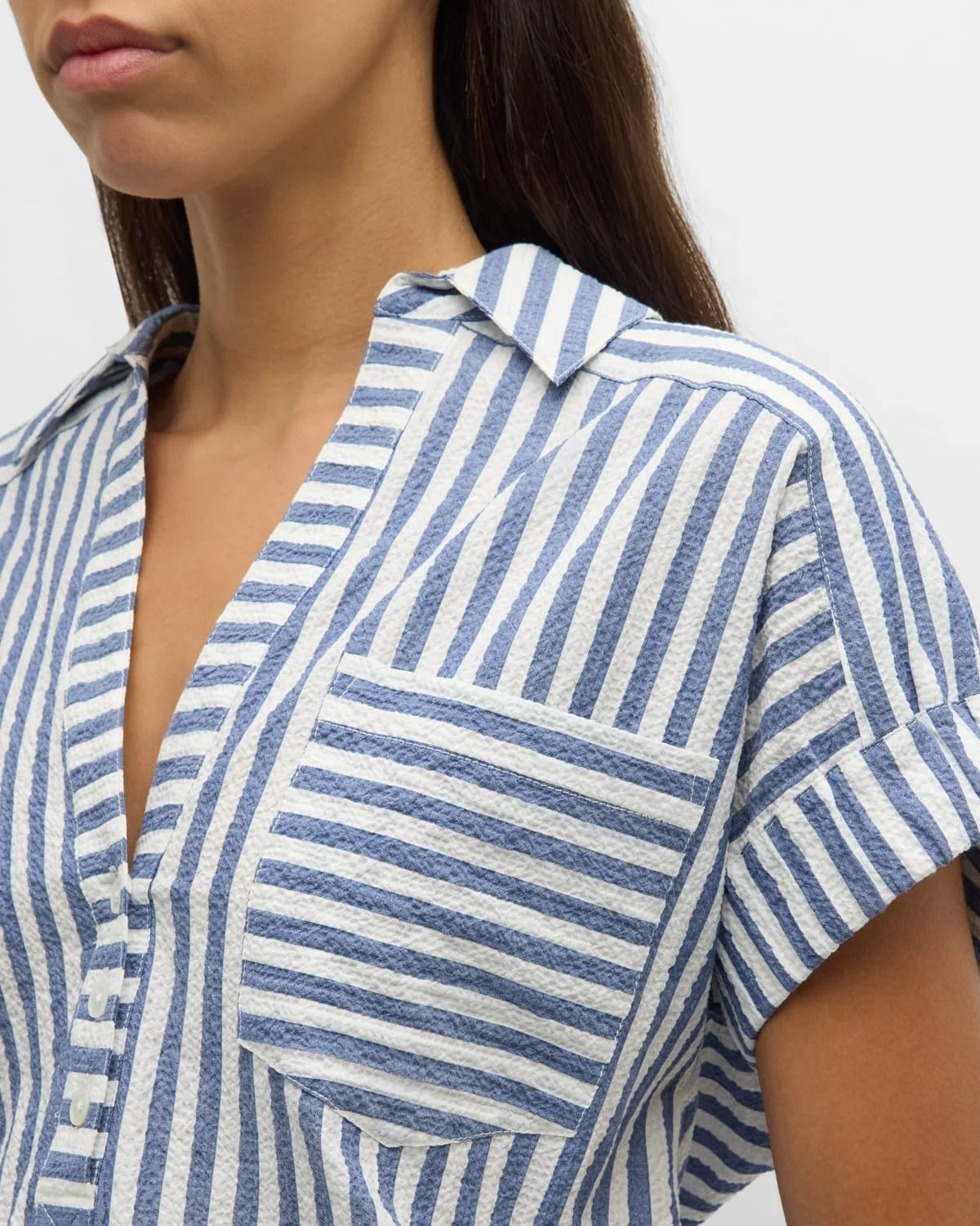 2025 Sommer Kurzärmliges V-Ausschnitt Gestreiftes Blau/Weiß Gestreiftes Shorts-Set für den täglichen Büro-Casual-Look für Frauen