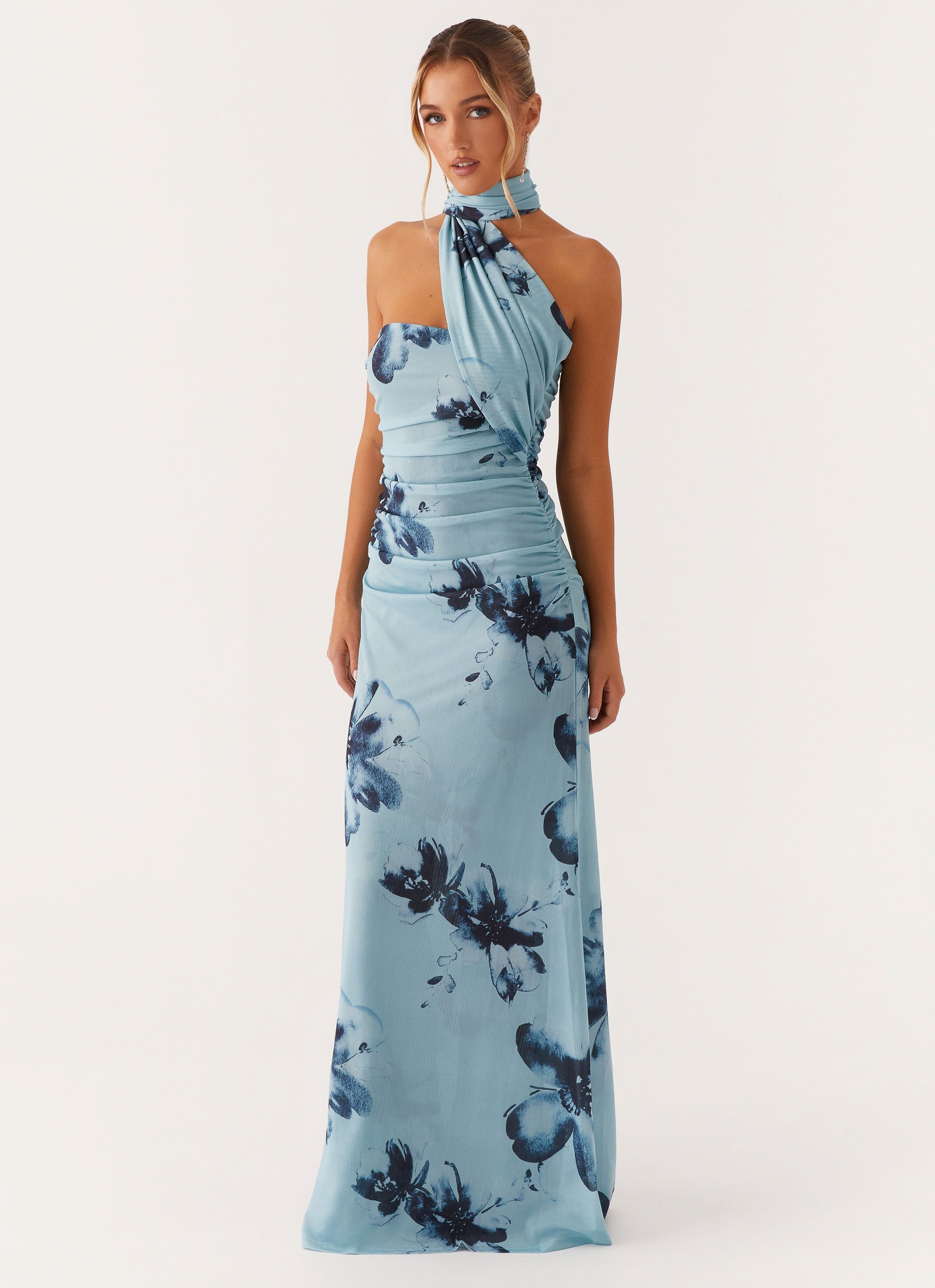Off-shoulder floral dress long – elegant summer dress with halter neck & figure-hugging cut in blue