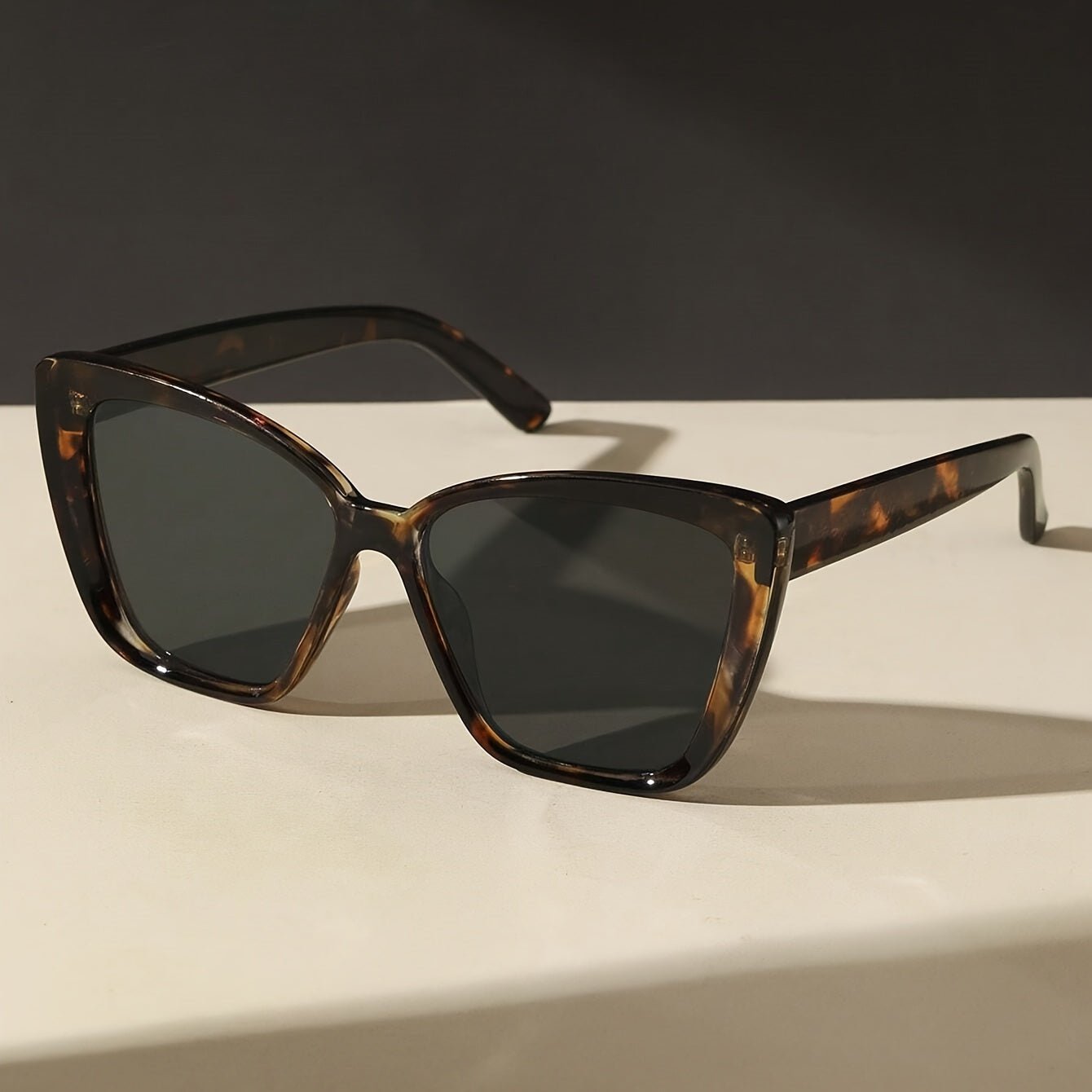 Damen Retro Cat - Eye Sonnenbrille mit Leopardenmuster – Modische Brille für Strand und Party - Reminora