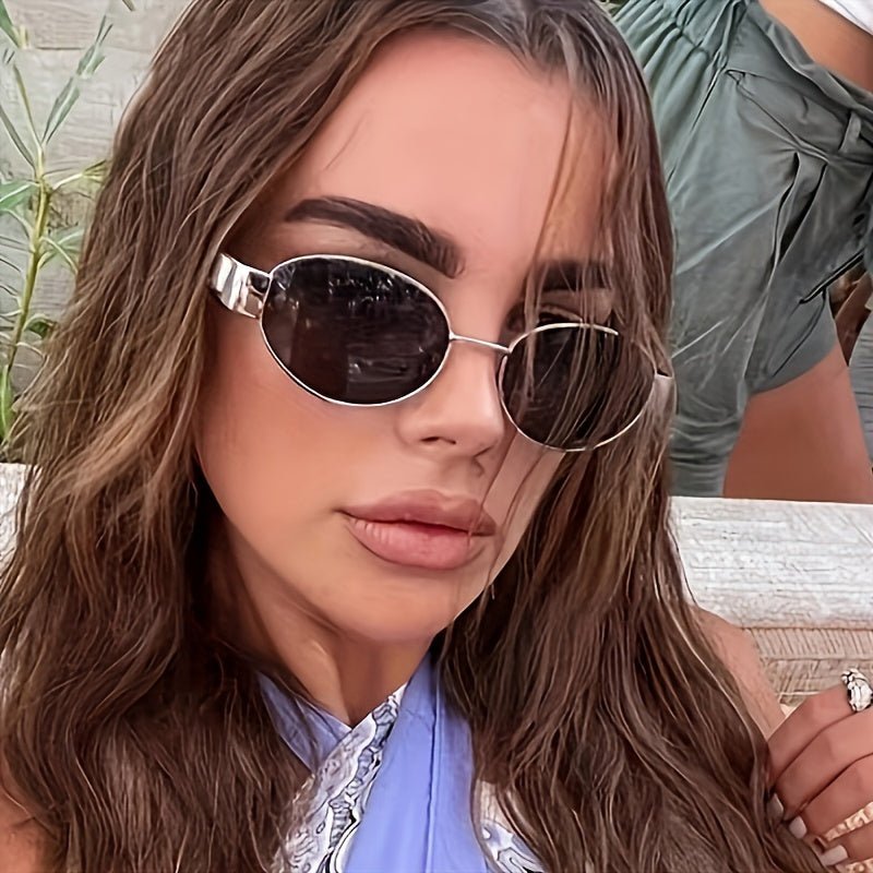 Damen Sport - Sonnenbrille mit verspiegelten PC - Gläsern und Metallrahmen – Ovale Brille für Wandern, Angeln, Autofahren und Strandurlaub - Reminora