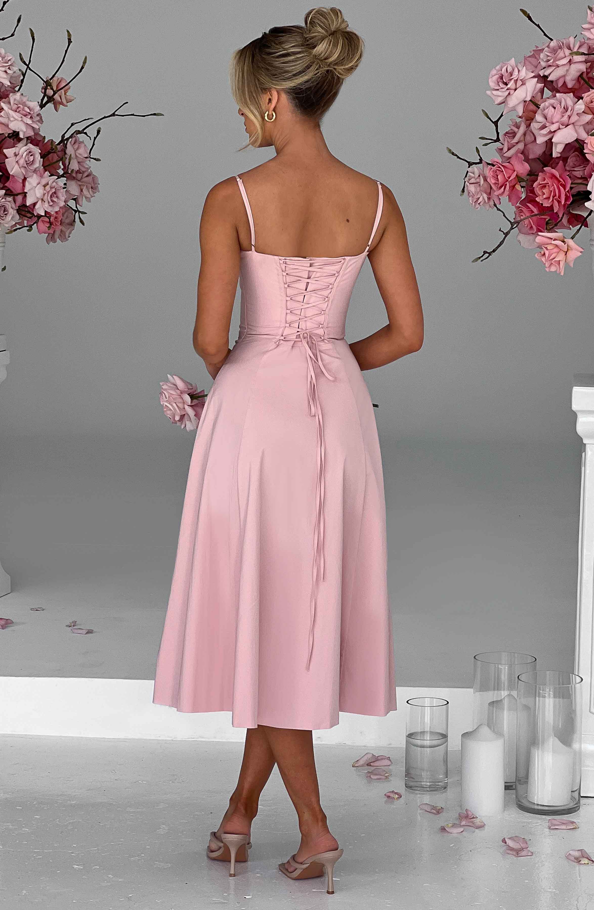 Elegantes Midi-Kleid mit floralen Mustern und Taillierung