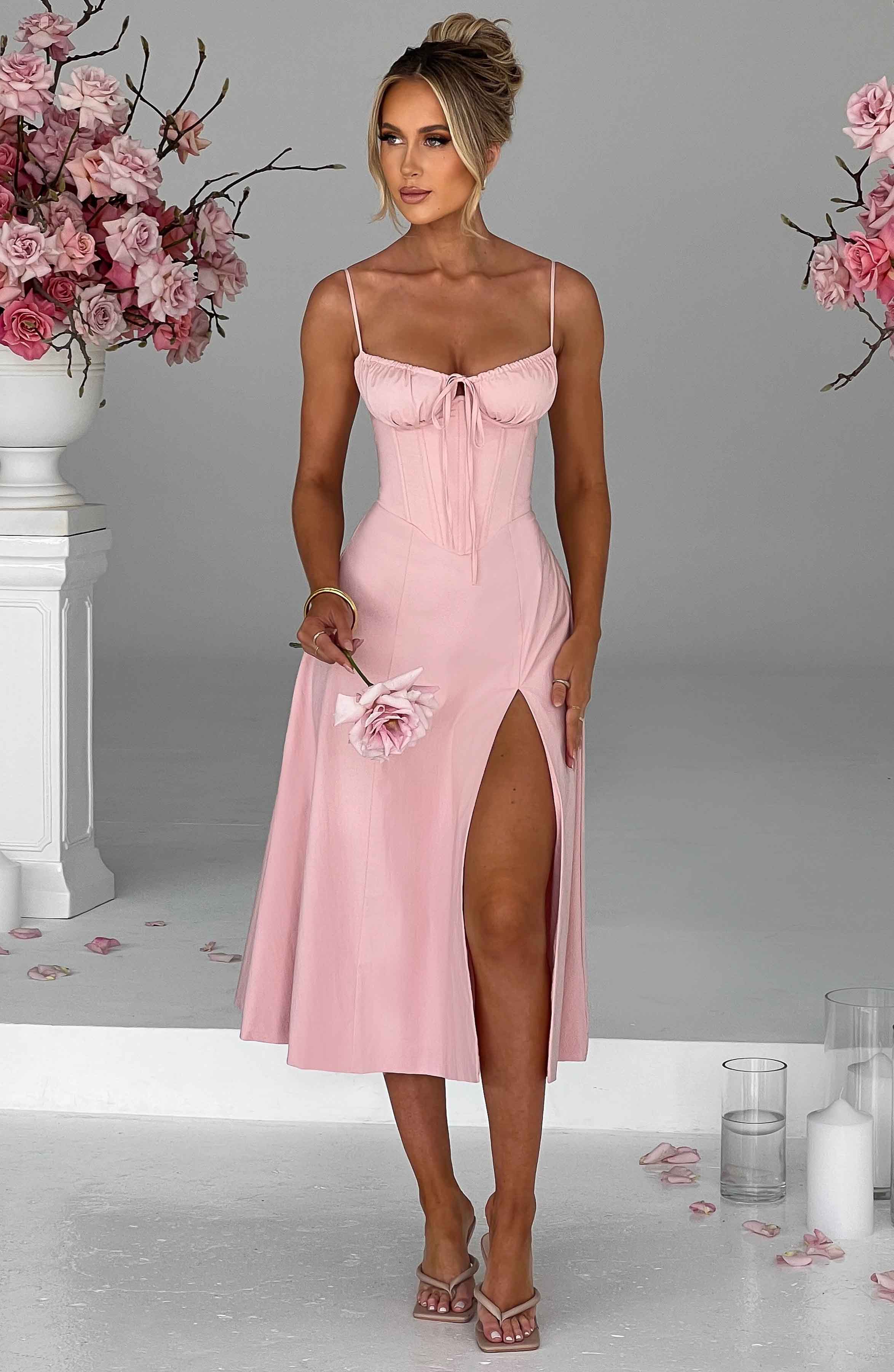 Elegantes Midi-Kleid mit floralen Mustern und Taillierung