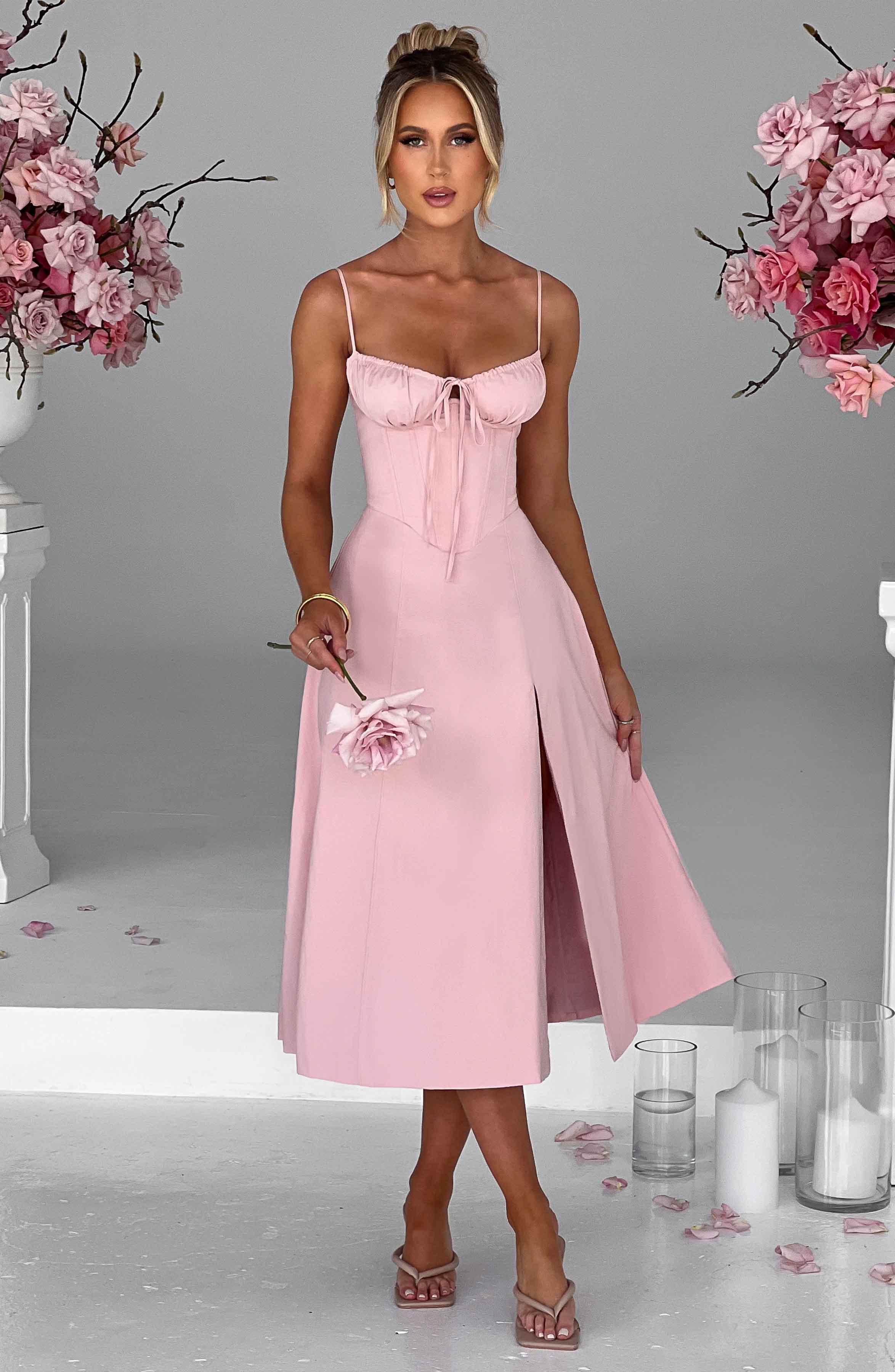 Elegantes Midi-Kleid mit floralen Mustern und Taillierung