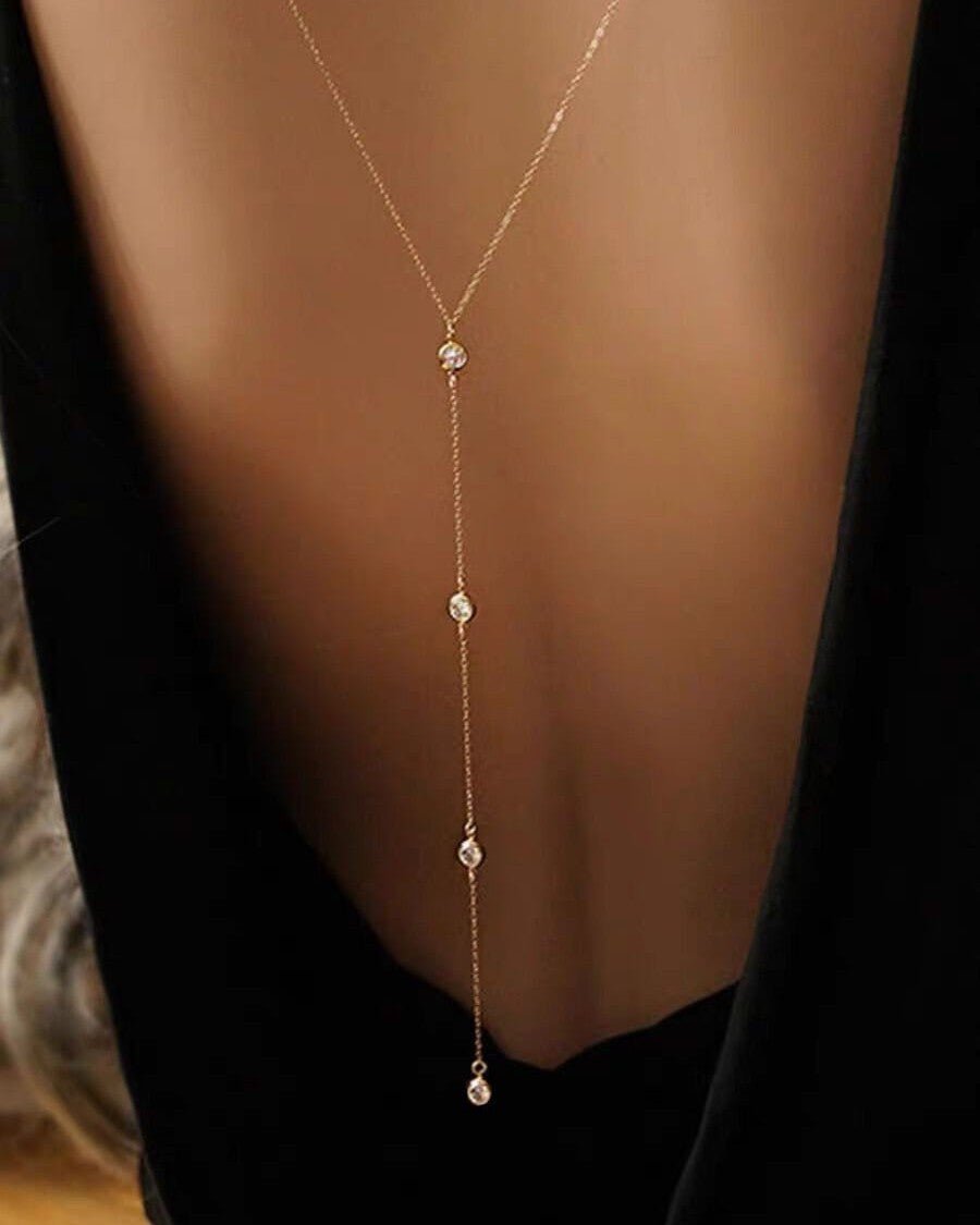 Elegante Rücken Kette mit funkelnden Diamanten – Hochwertiger Schmuck - Reminora