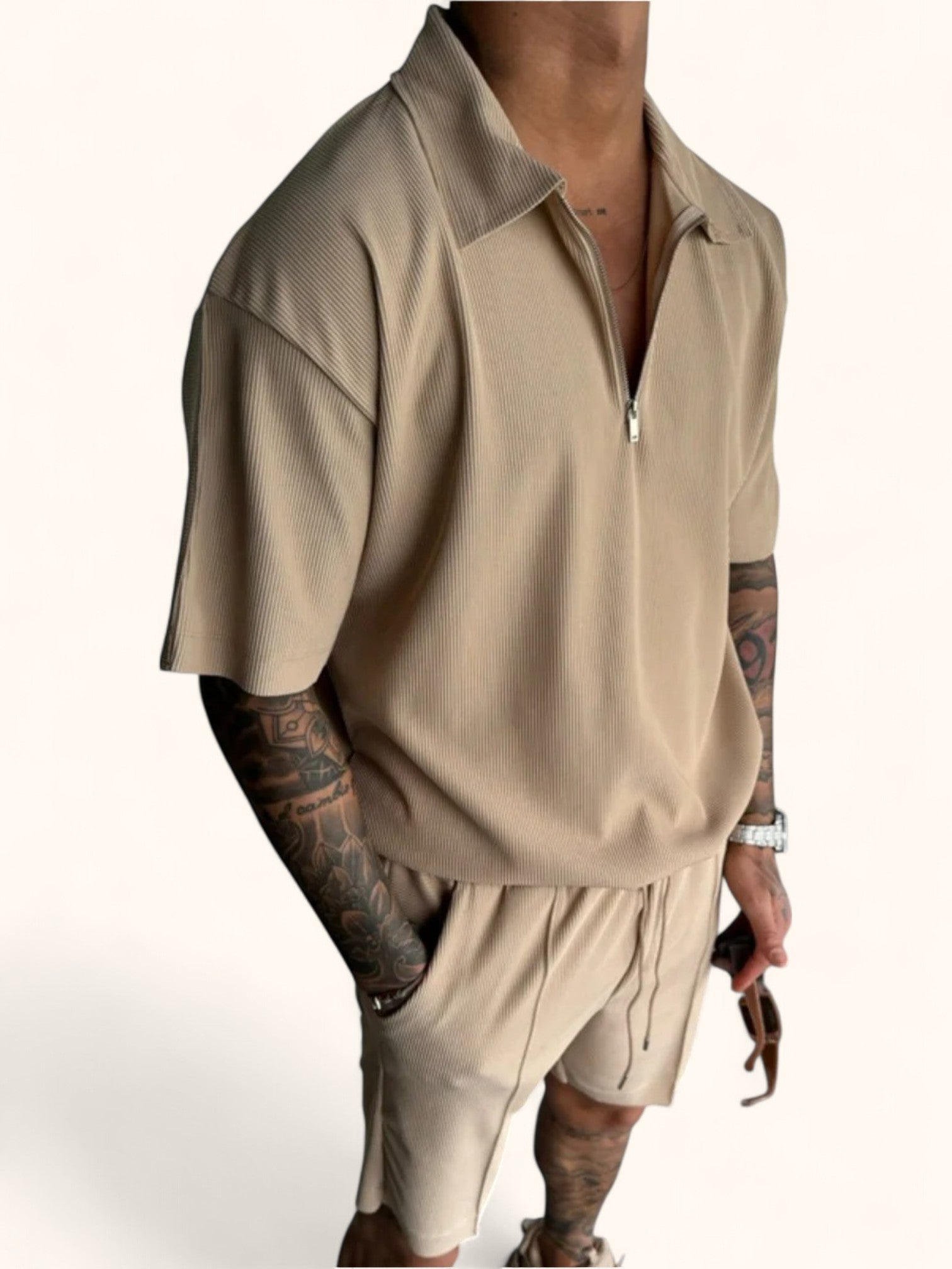 Herren Sommer Outfit 2025: Zipper-Polo & Shorts Set