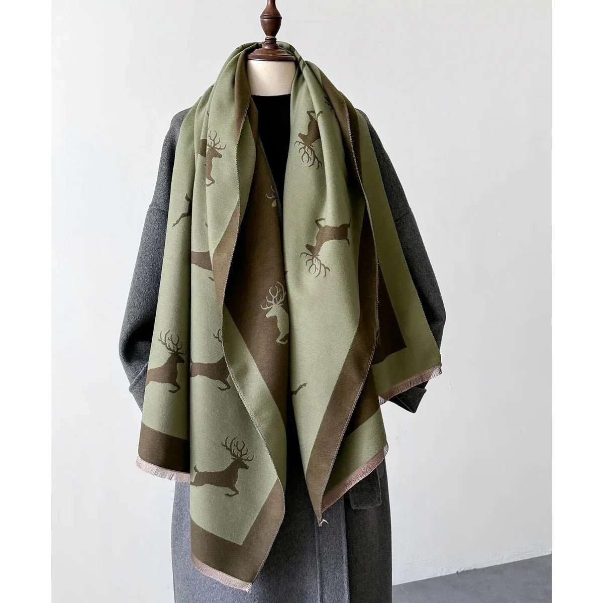 Weihnachtsschal mit Elch - Muster – Warmer, weicher Winterschal für Damen - Reminora