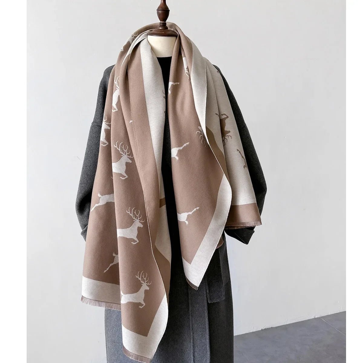 Weihnachtsschal mit Elch - Muster – Warmer, weicher Winterschal für Damen - Reminora