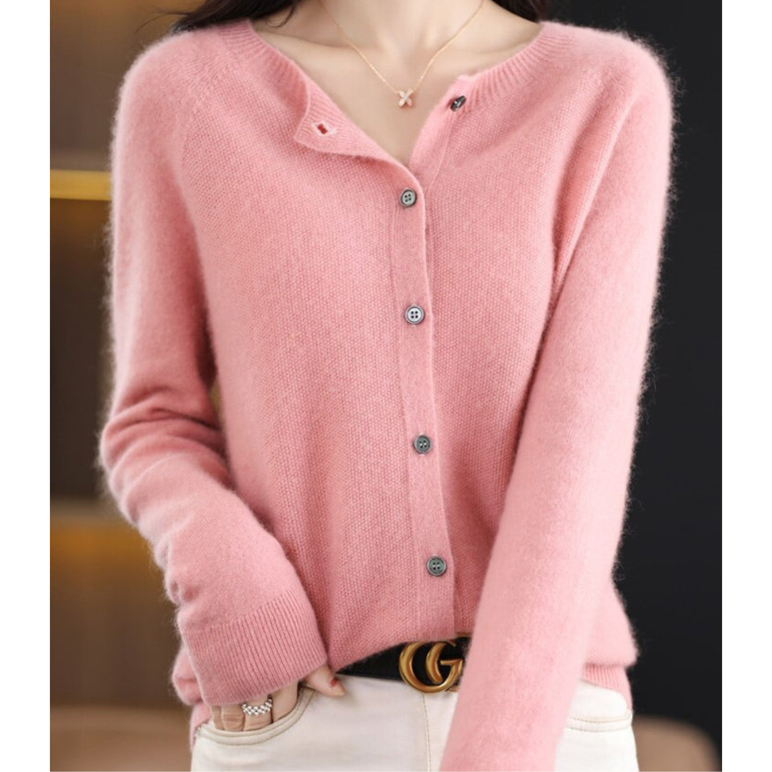 Luxurious cardigan made of cashmere