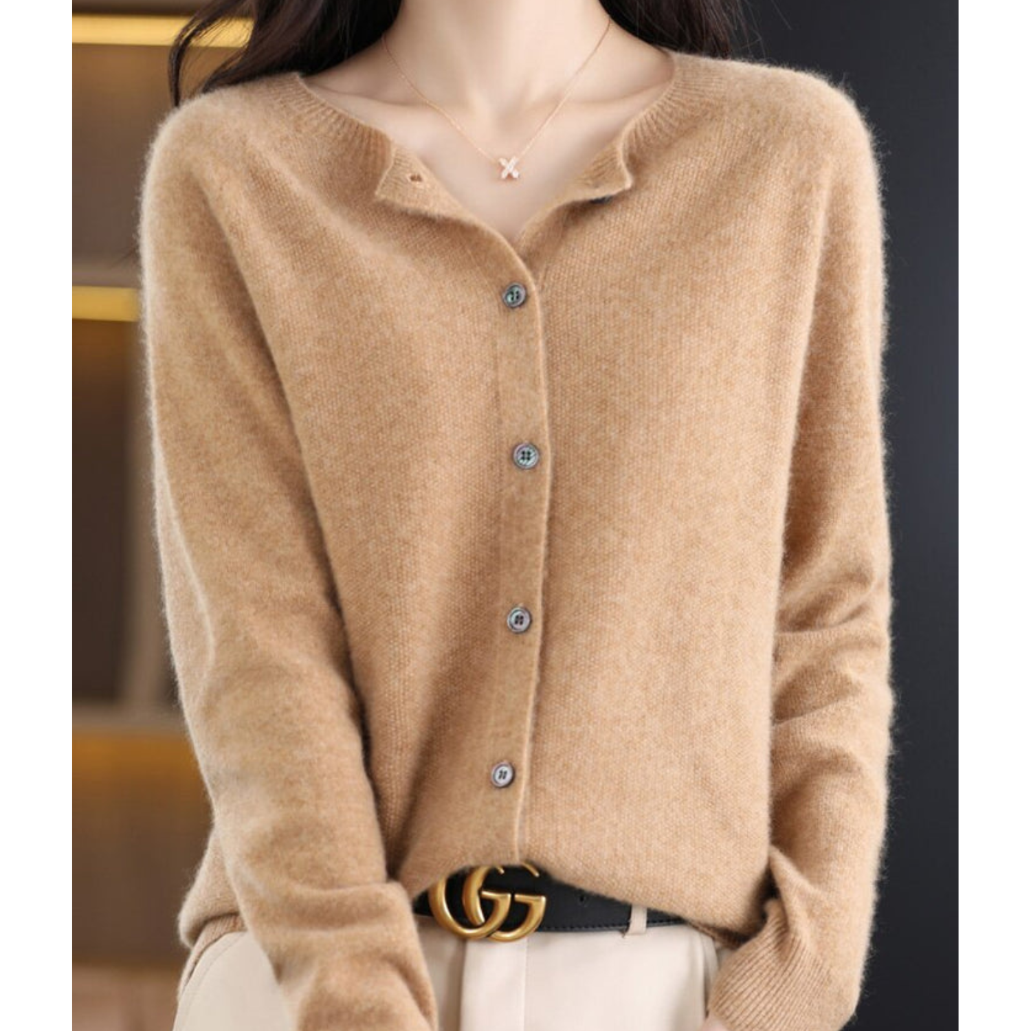 Luxurious cardigan made of cashmere