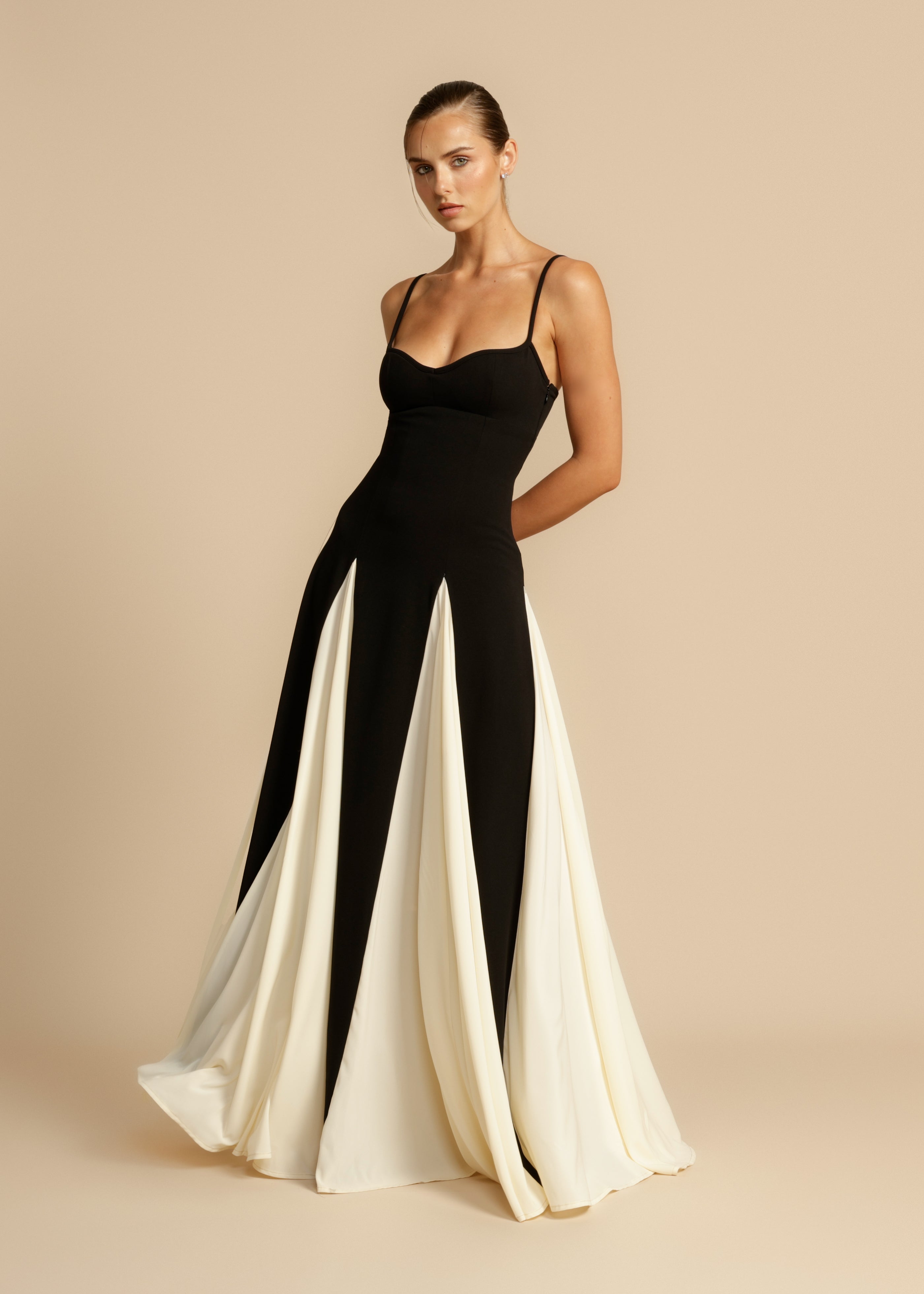 Elegant evening dress black-white – floor-length ball gown with spaghetti straps & A-line cut