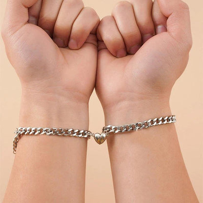 Personalisierter Schmuck: Armband mit Initialen und Gravur für die Liebe – Ein einzigartiges Geschenk