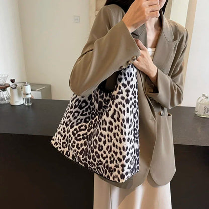 Große Samt-Leder Leopard Umhängetasche – Modetrend Achseltasche 2024 für Frauen