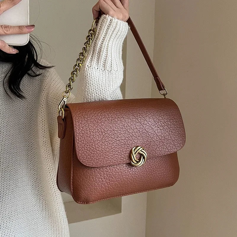 Klassische kleine Umhängetasche mit Kettenriemen – Elegante quadratische Tasche für Damen