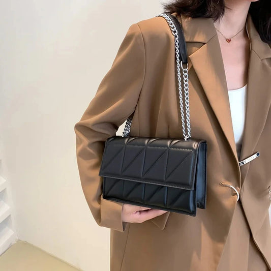 Elegante Damen-Umhängetasche mit Kettenriemen – Quadratische PU-Leder-Tasche im modernen Design