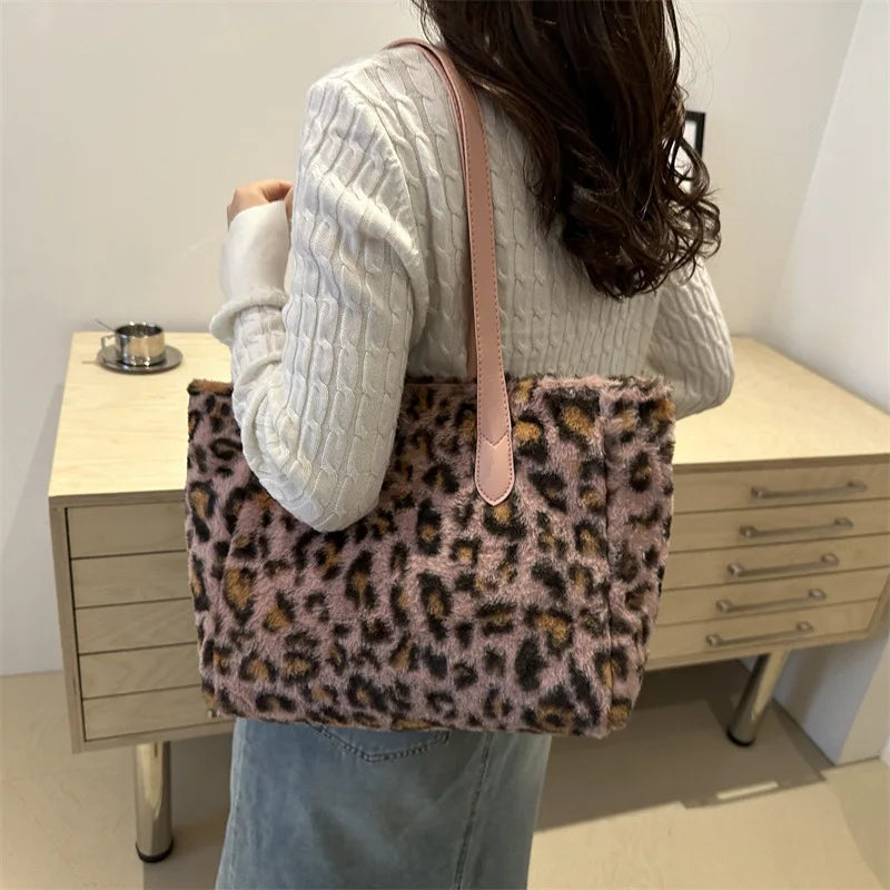 Große Plüsch Leopard-Print Umhängetasche – Winter Faux-Pelz Shopper für Frauen