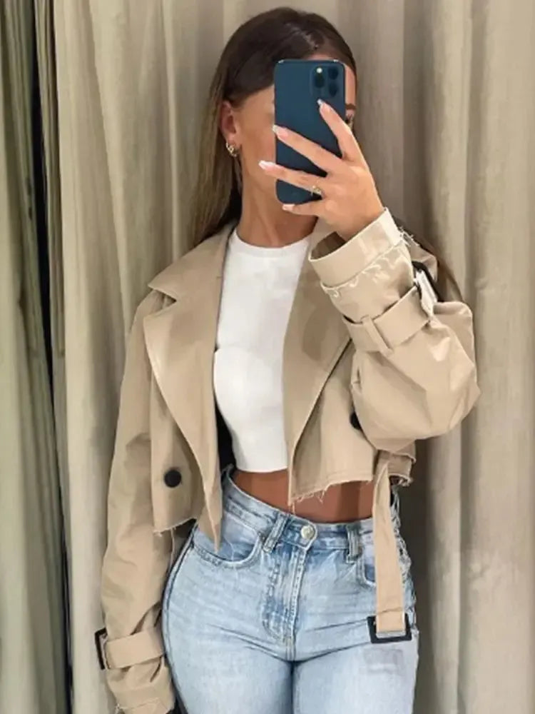 Elegant trench coat in crop style – modern short coat in beige - Liliane