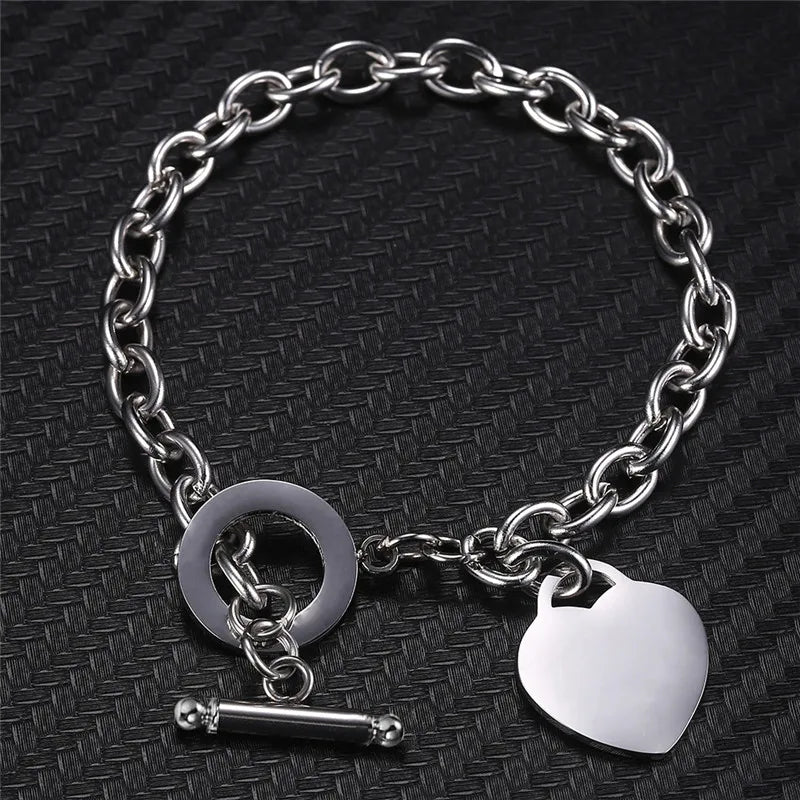 Klassische Edelstahl-Knebelarmbänder mit Herz-Charm, dicke Kette für Damen und Mädchen, modischer Schmucktrend