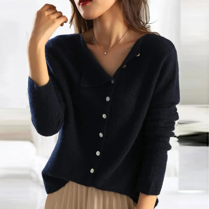 Cashmere cardigan with buttons for autumn