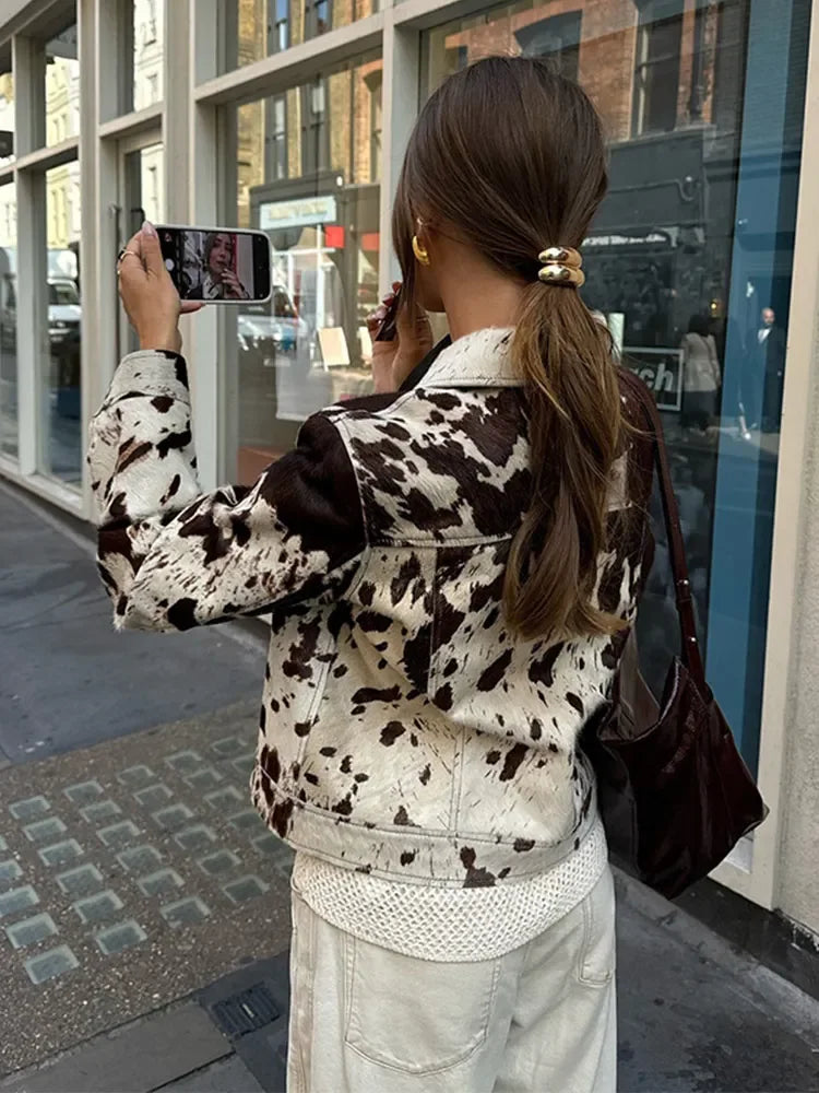 Women's leather fur jacket with cow spots – High street fashion for autumn - Rianne