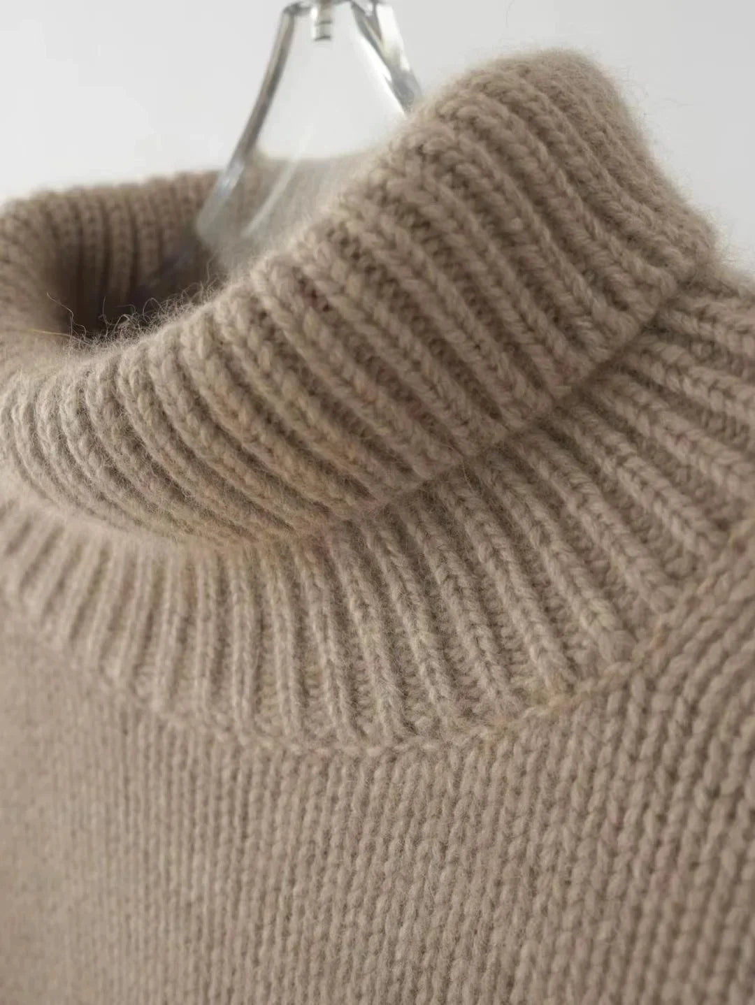 Cashmere knitted sweater