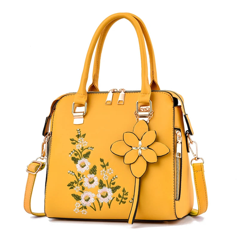 Damen Umhängetasche mit Blumendetail – Trendige Handtasche für Arbeit & Alltag - Darcy