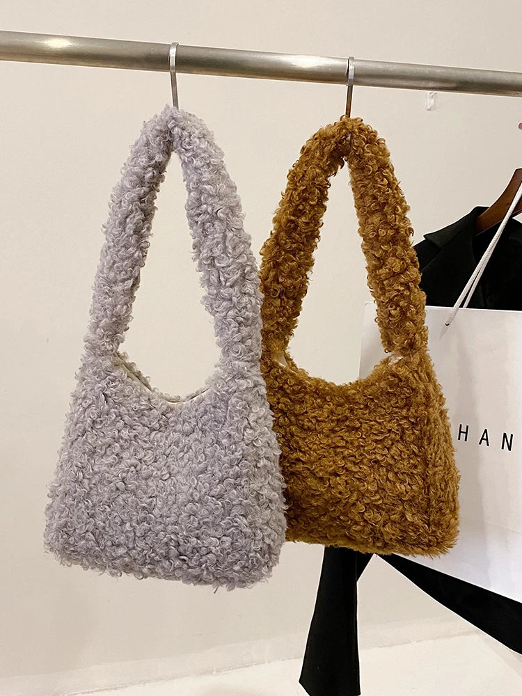 Weiche Faux-Lammwolle Umhängetasche – Flauschige Trage-Tasche im Vintage-Stil - Tracy