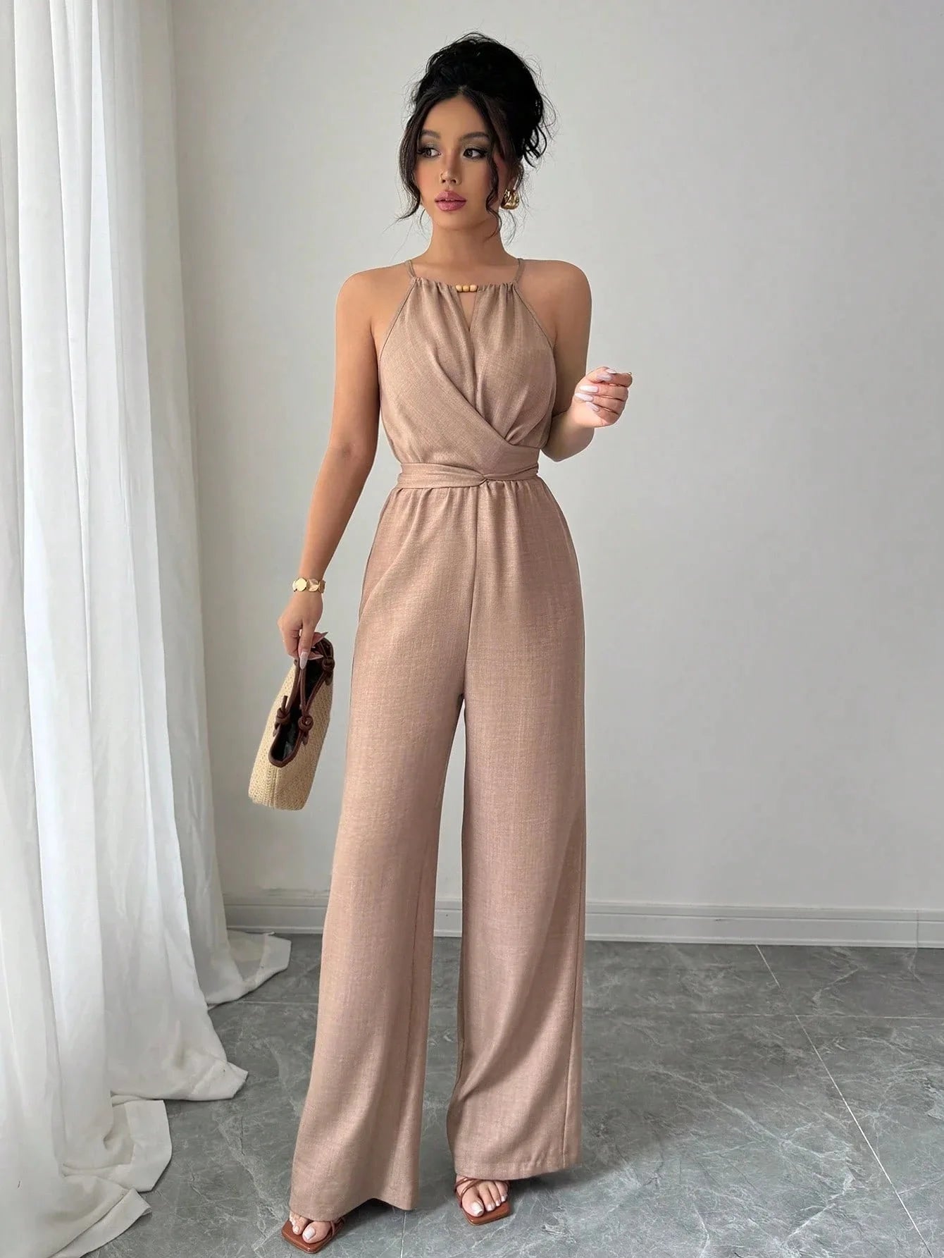 Damen Halter Jumpsuit – Eleganter Rückenfreier Einteiler für Sommer & Herbst | Figurbetonter Overall mit Bodenlanger Hose – Zeitlos & Stilvoll für Alltag & Freizeit