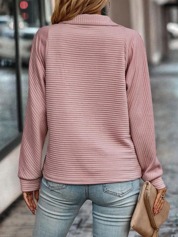 Autumnal zipper sweater with rib details