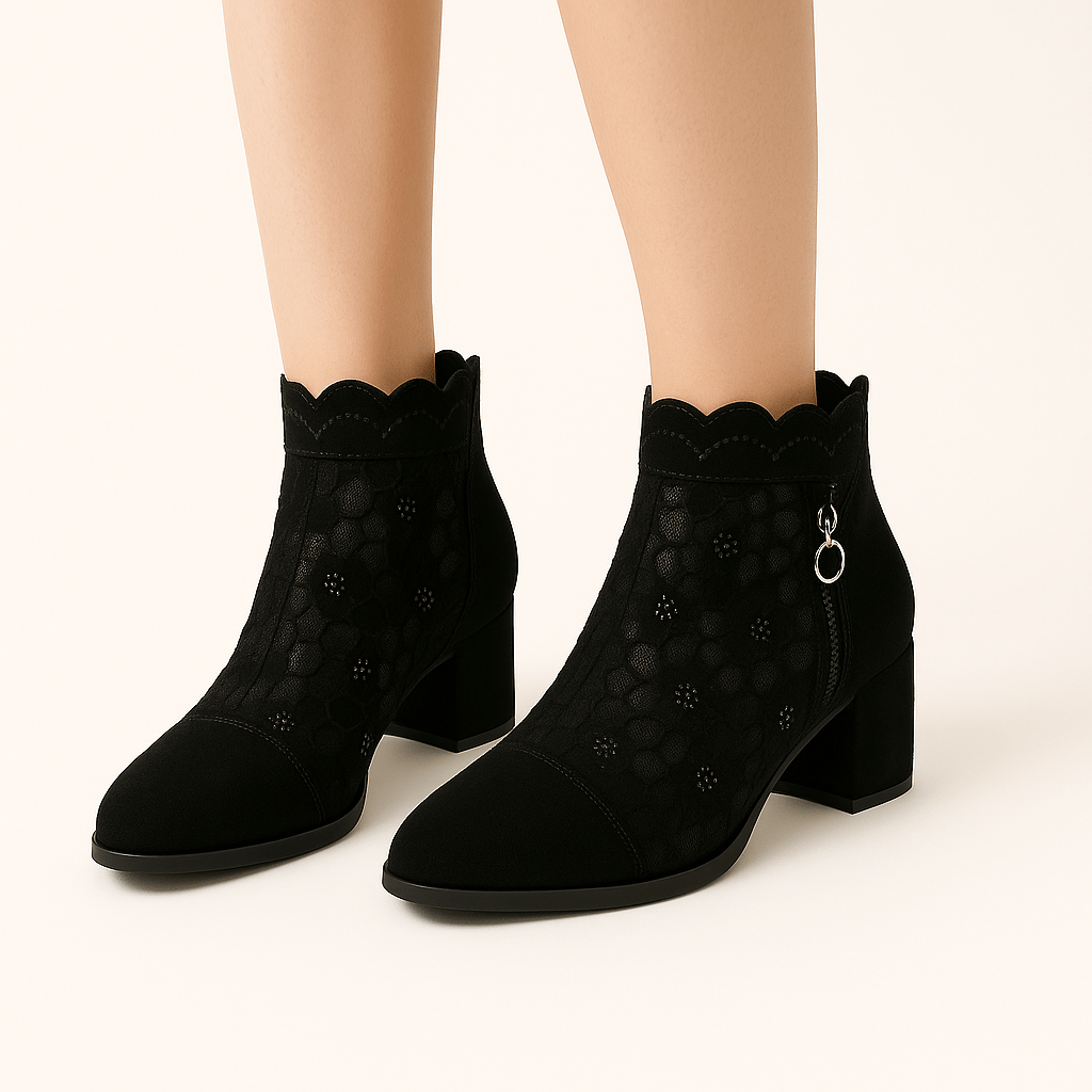 Atmungsaktive Sommer - Stiefeletten mit Riemen & Strass - Reminora