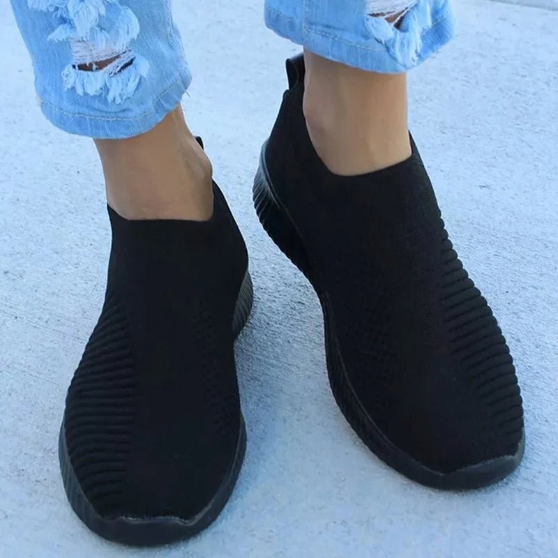 Atmungsaktive weiße Sneakers für Damen - Bequeme Slip - On Sportschuhe - Reminora