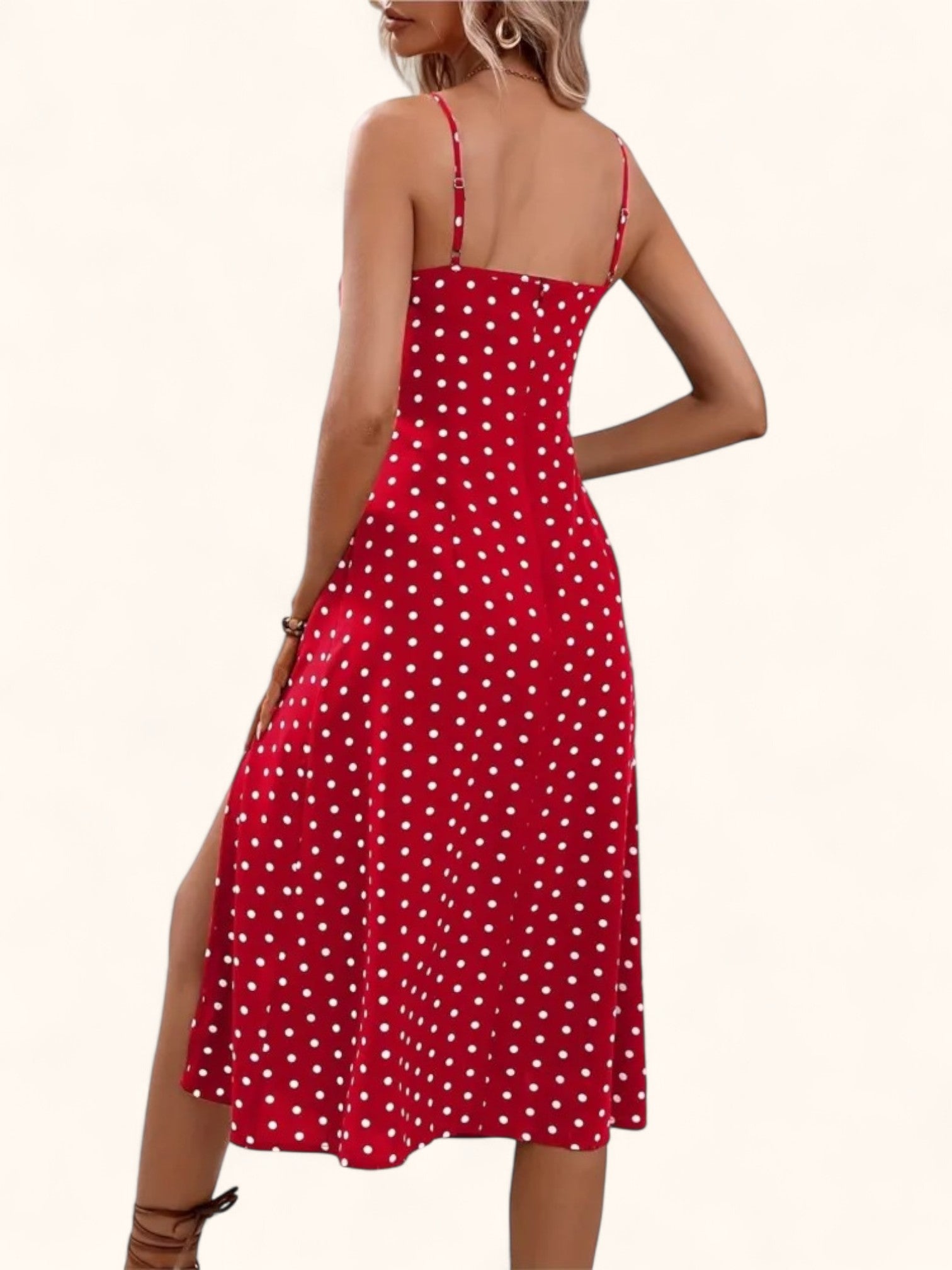 Boho Strandkleid mit Punkten & Spaghettiträgern – Sommertrend