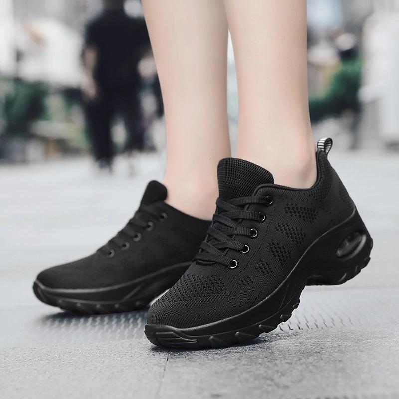 Orthopädische Schuhe für Komfort und Gesundheit 2025 - Reminora