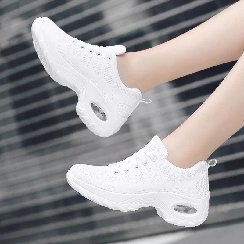 Orthopädische Schuhe für Komfort und Gesundheit 2025 - Reminora