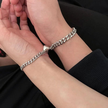 Personalisierter Schmuck: Armband mit Initialen und Gravur für die Liebe – Ein einzigartiges Geschenk